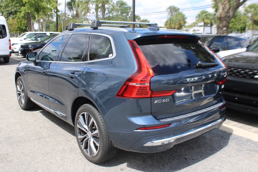 2022 Volvo XC60 Inscription R-Design Expression T8 Momentum B5 photo 6