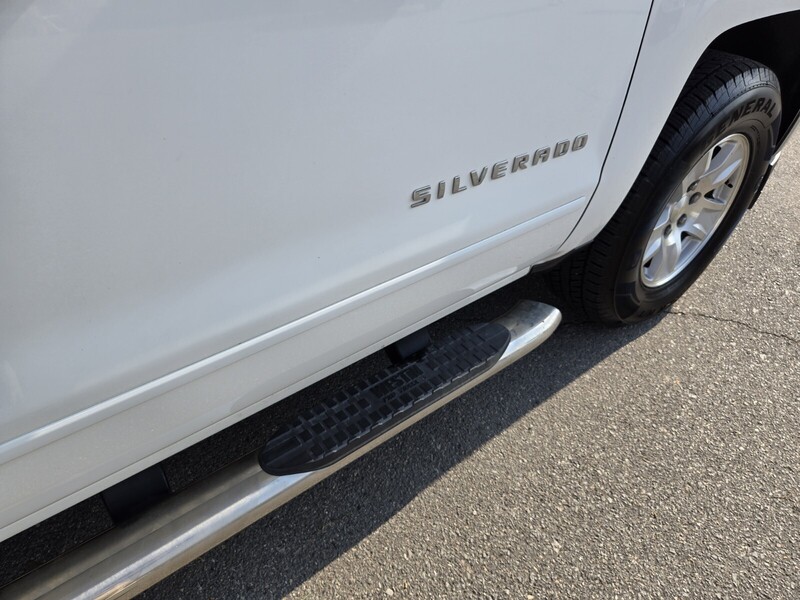 2018 Chevrolet Silverado 1500 LT photo 12