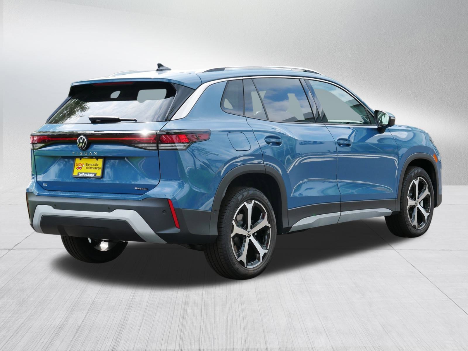 2025 Volkswagen Tiguan SE photo 4