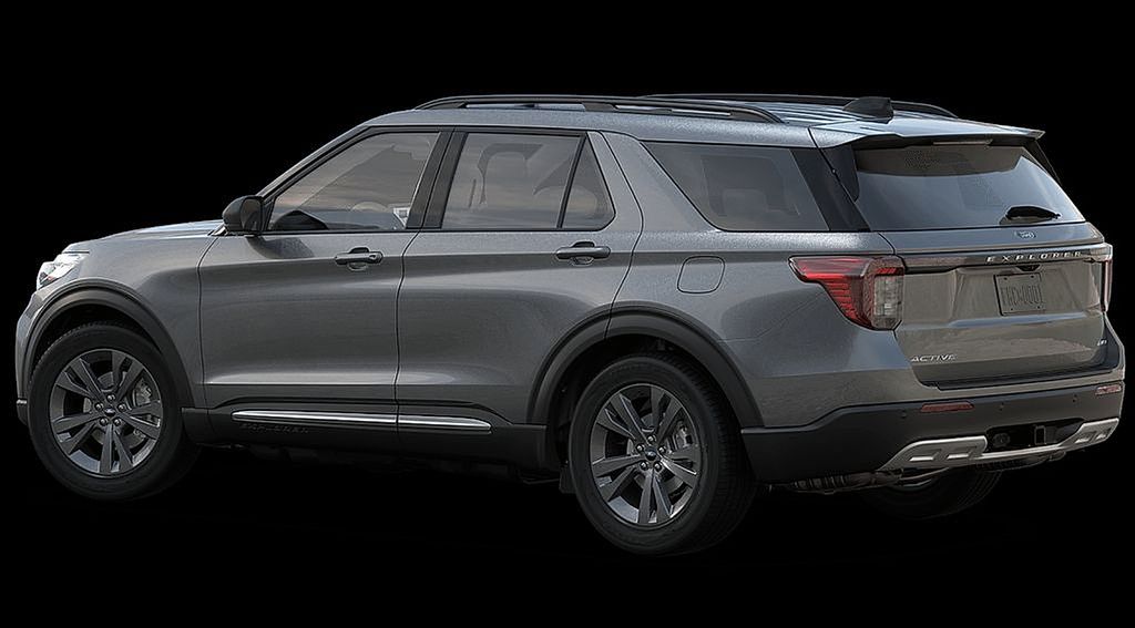 2025 Ford Explorer photo 2