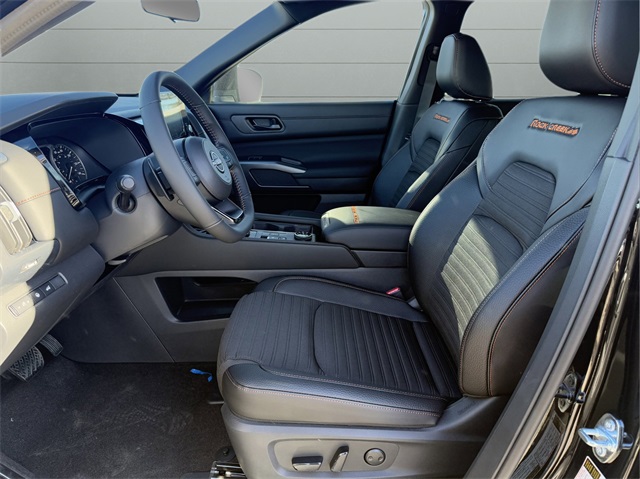 2025 Nissan Pathfinder Rock Creek photo 13
