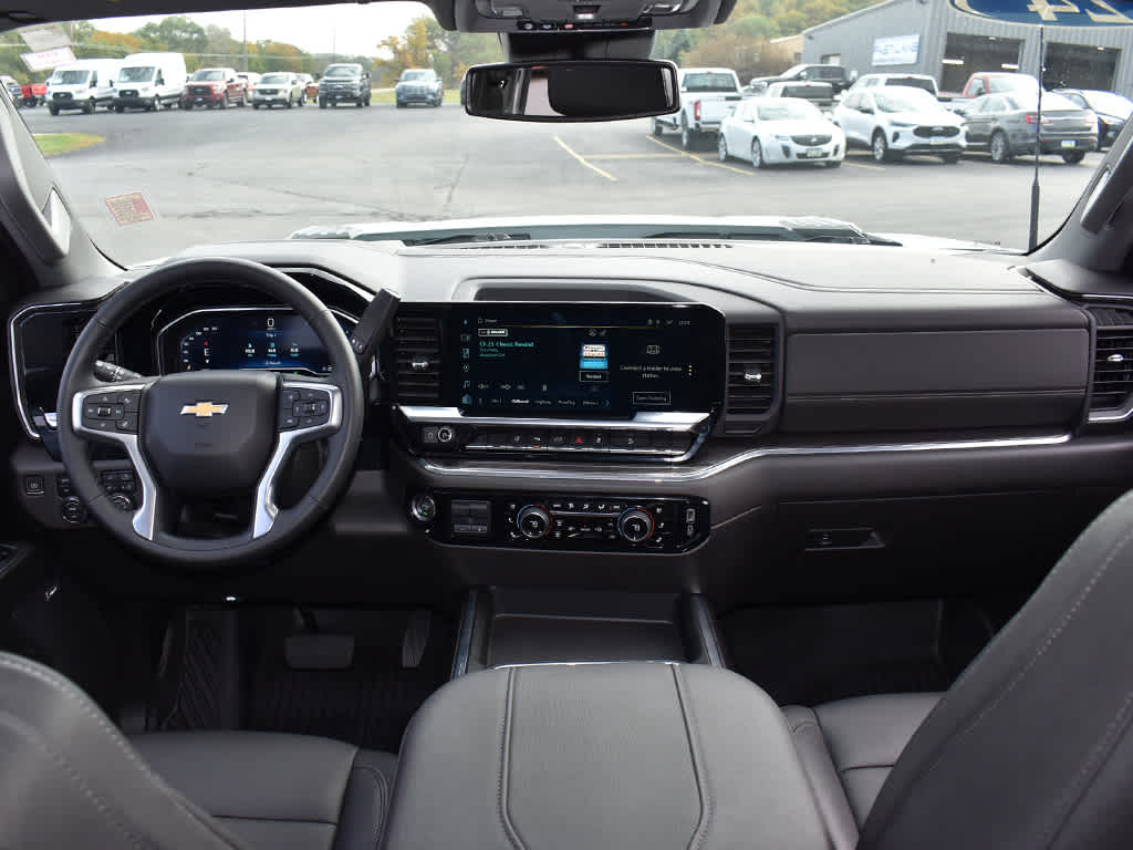 2024 Chevrolet Silverado 2500HD LTZ photo 3