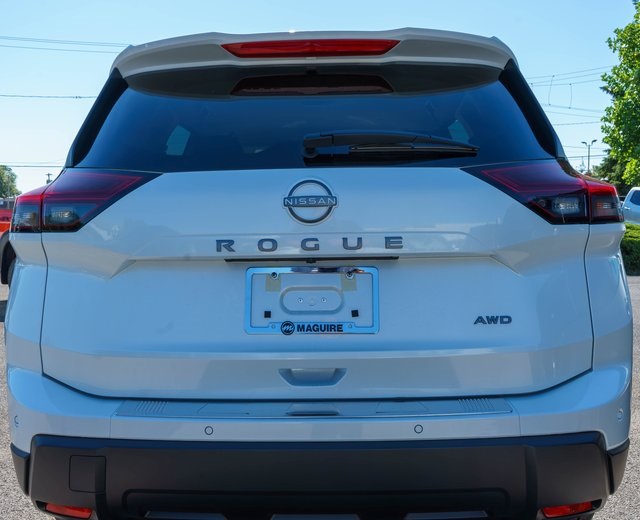 2026 Nissan Rogue SV photo 6