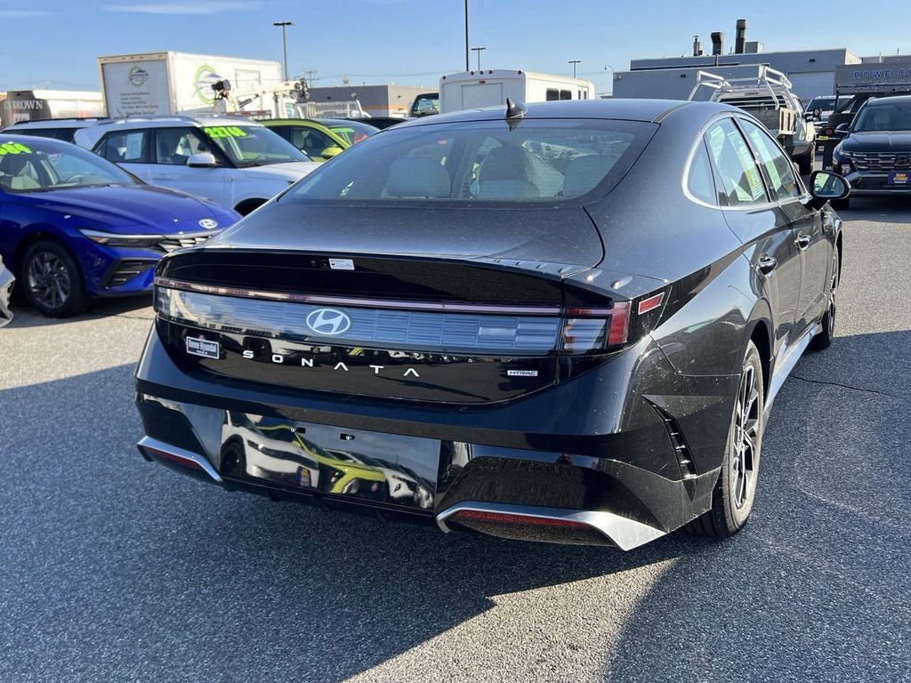 2024 Hyundai Sonata SEL photo 3