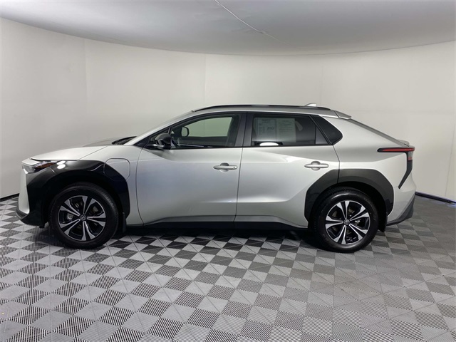 2025 Toyota bZ4X XLE photo 4