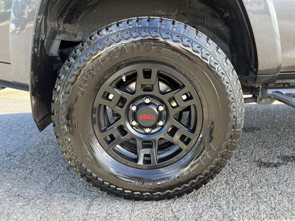 2018 Toyota 4Runner SR5 photo 7