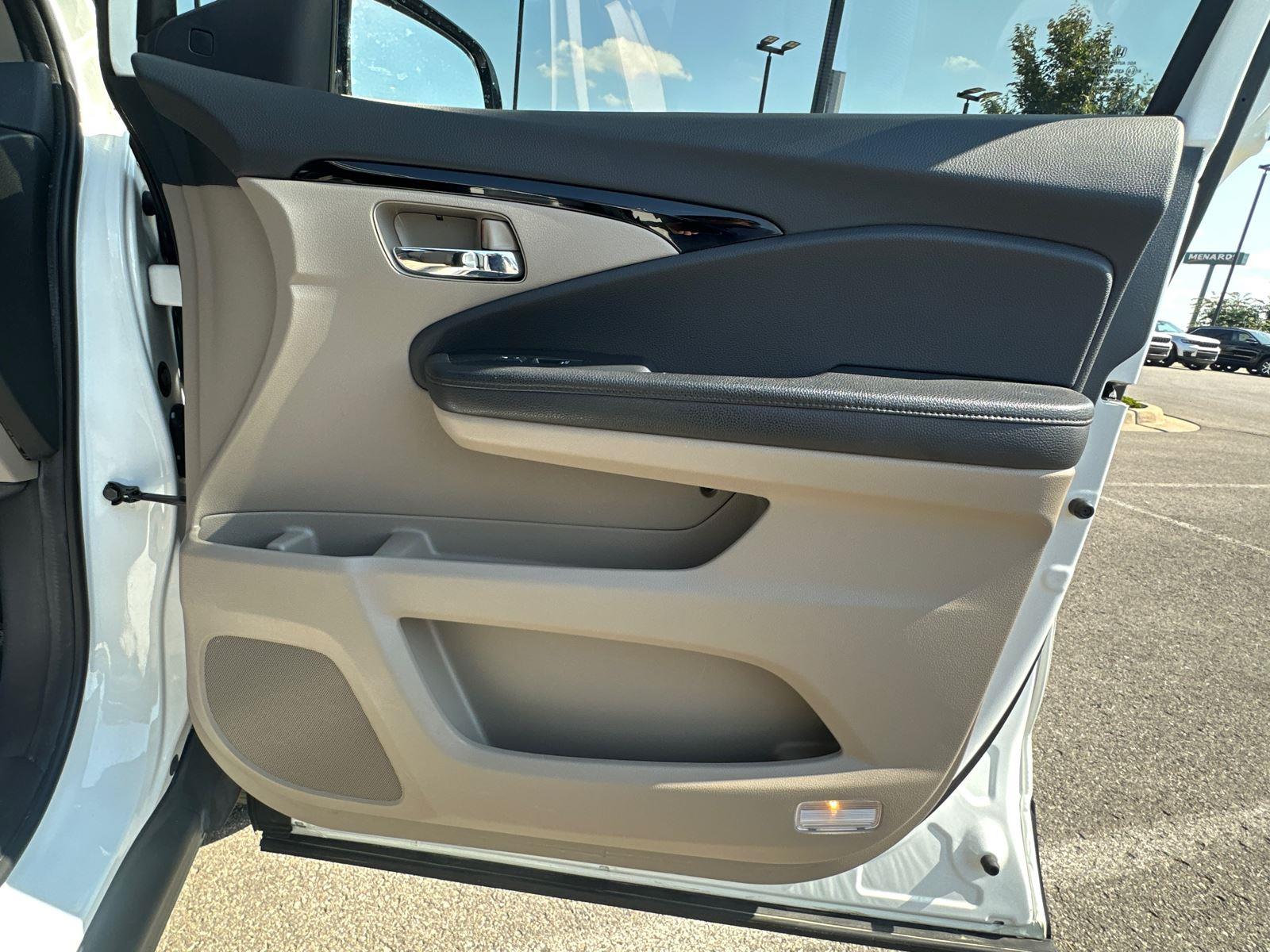 2021 Honda Pilot Touring photo 34