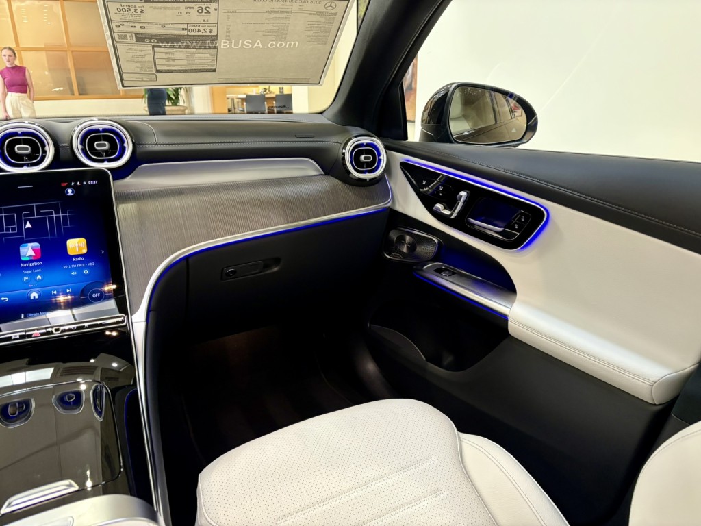 2026 Mercedes Benz GLC 300 4MATIC photo 20