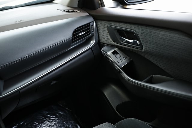 2023 Nissan Rogue SV photo 24