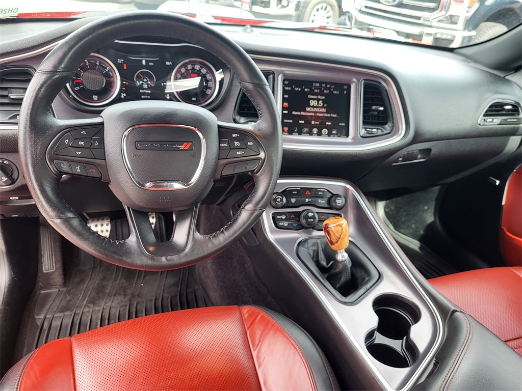 2016 Dodge Challenger R/T Scat Pack photo 17