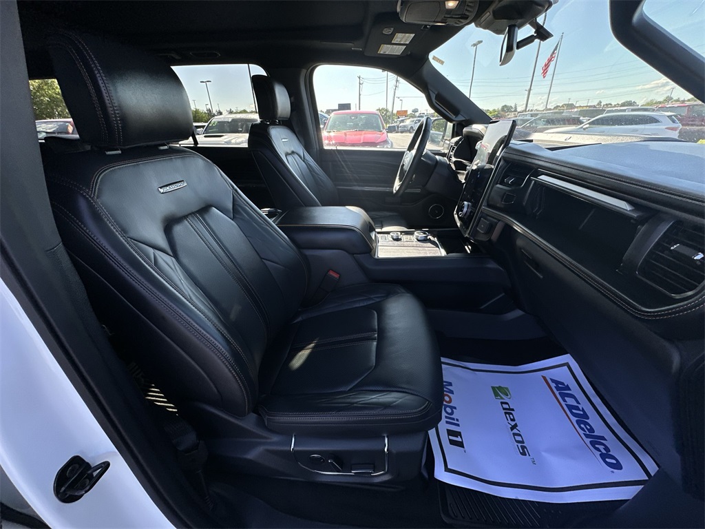 2024 Ford Expedition MAX Platinum photo 25