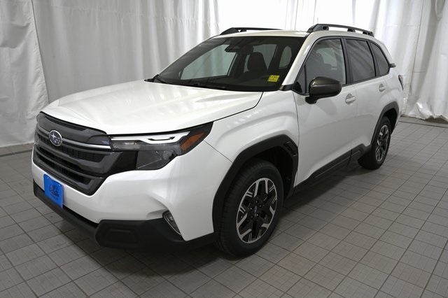 2025 Subaru Forester Premium photo 14