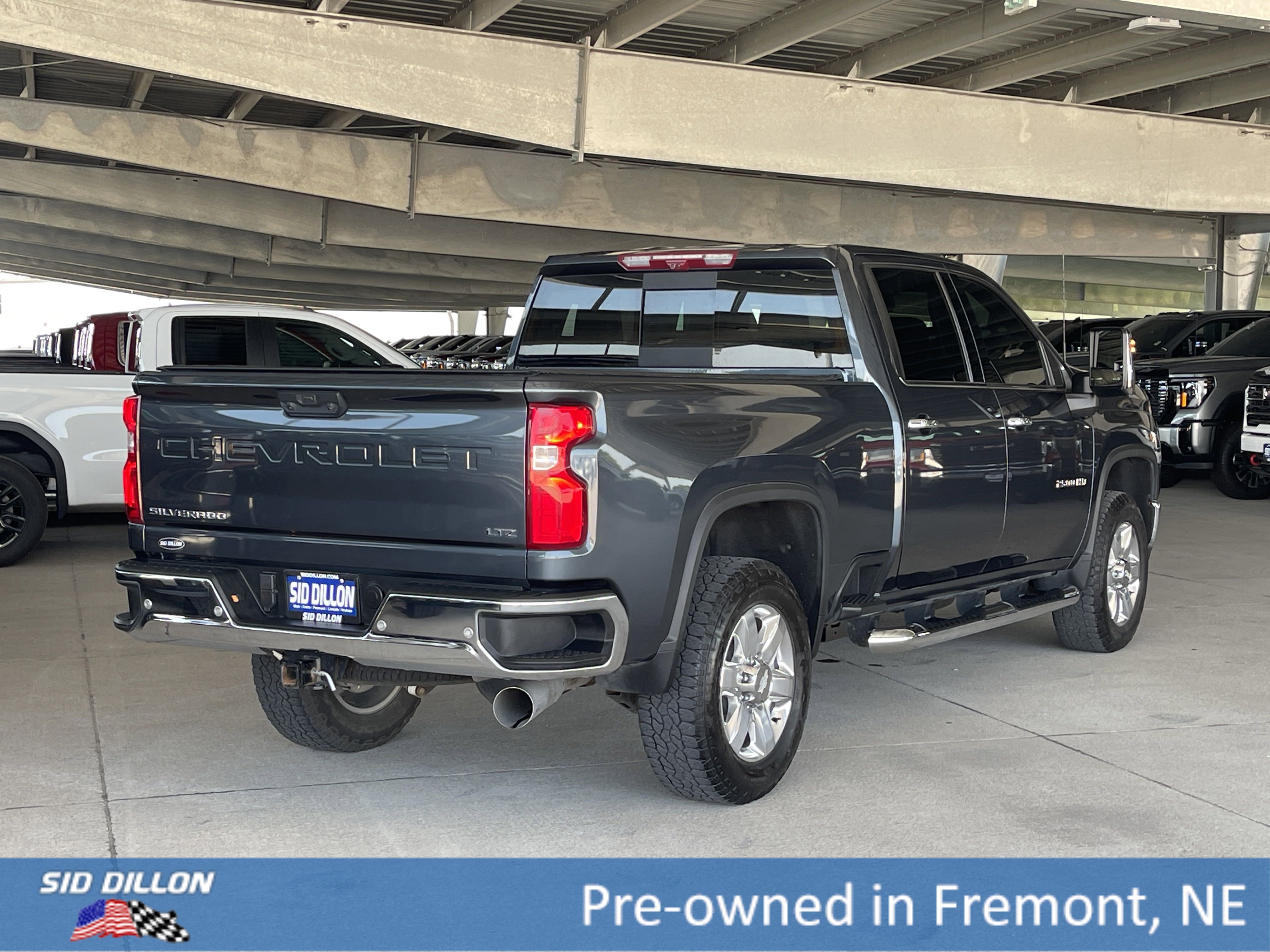 Used 2020 Shadow Gray Metallic Chevrolet LTZ image 17