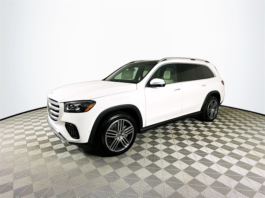 2025 Mercedes Benz GLS 450 4MATIC photo 3