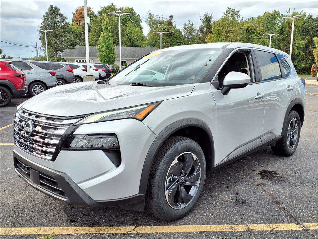 2024 Nissan Rogue SV photo 3
