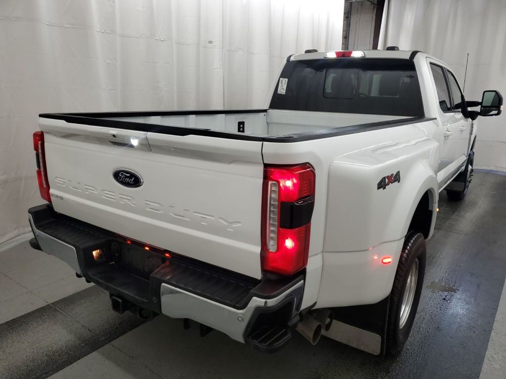 2024 Ford F-350 Lariat photo 3