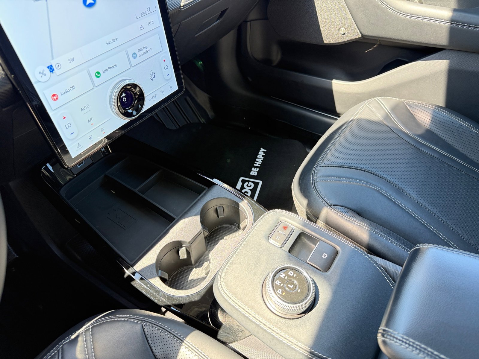 2022 Ford Mustang Mach-E Premium photo 13