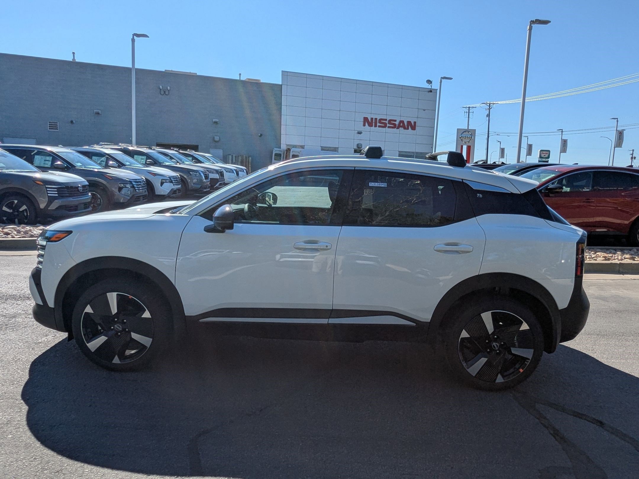 2026 Nissan Kicks SR photo 3