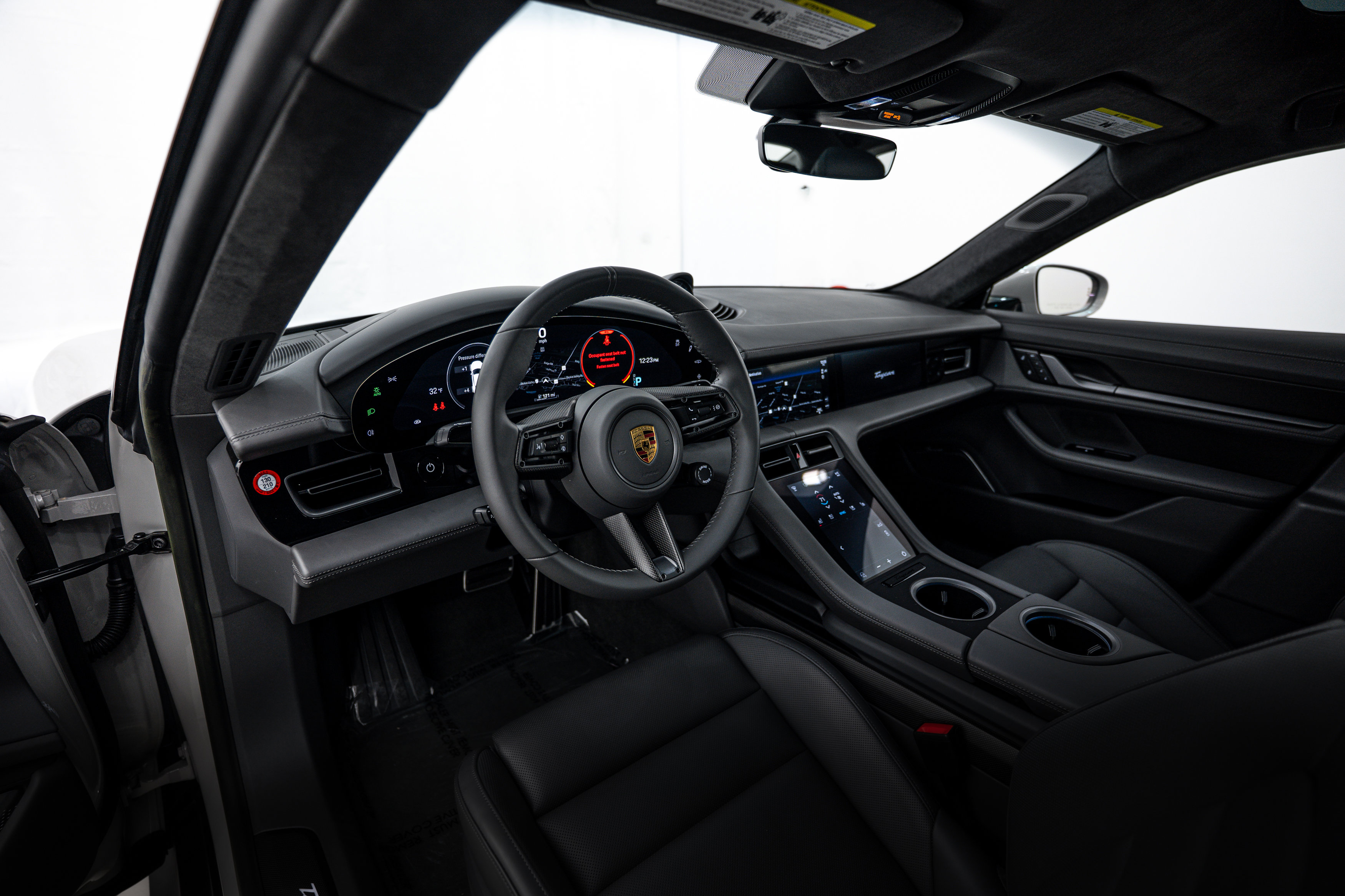 2022 Porsche Taycan Turbo S photo 4