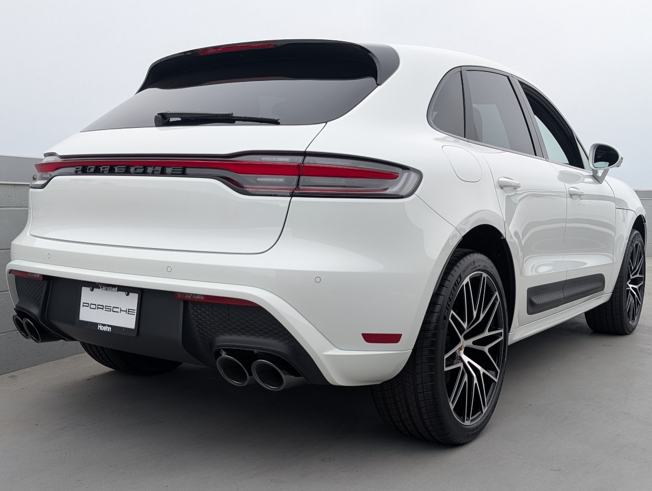 2025 Porsche Macan T photo 21