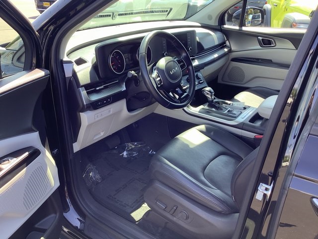2022 Kia Carnival LX photo 5