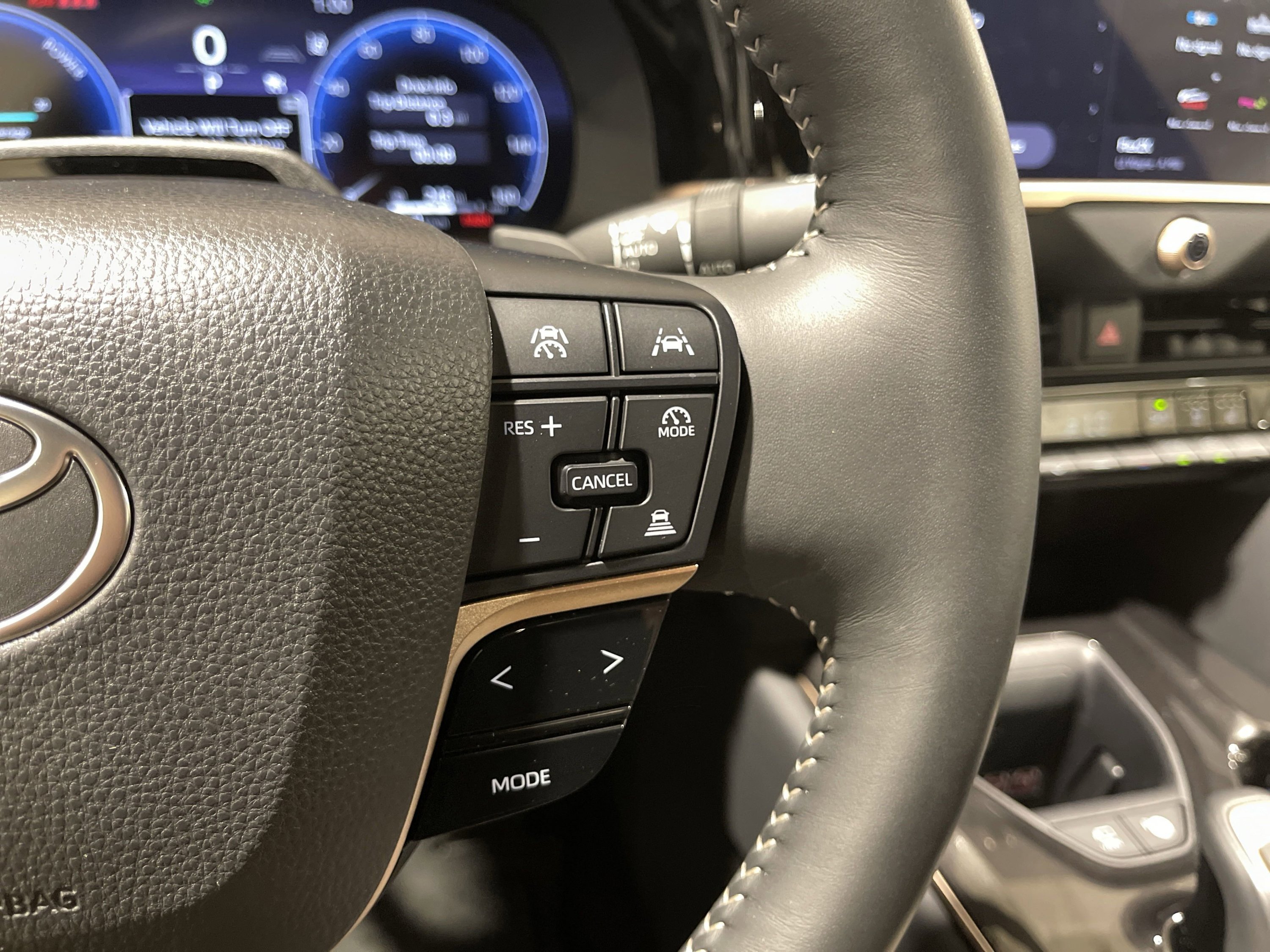 2025 Toyota Crown Platinum photo 15