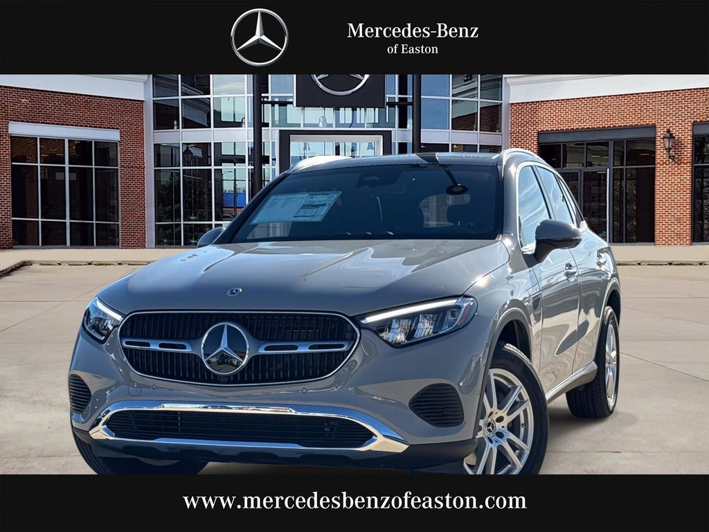 2026 Mercedes-Benz GLC Base's photo