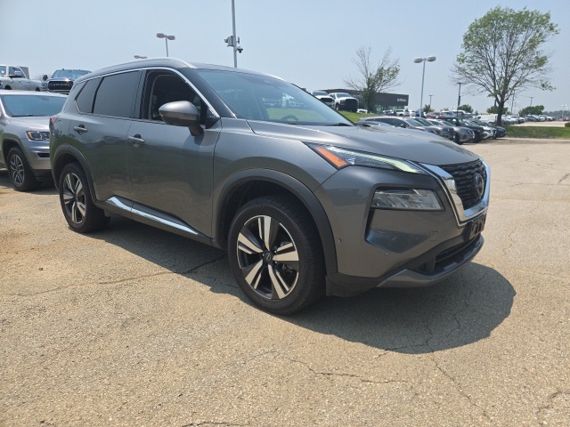 2023 Nissan Rogue SL photo 3