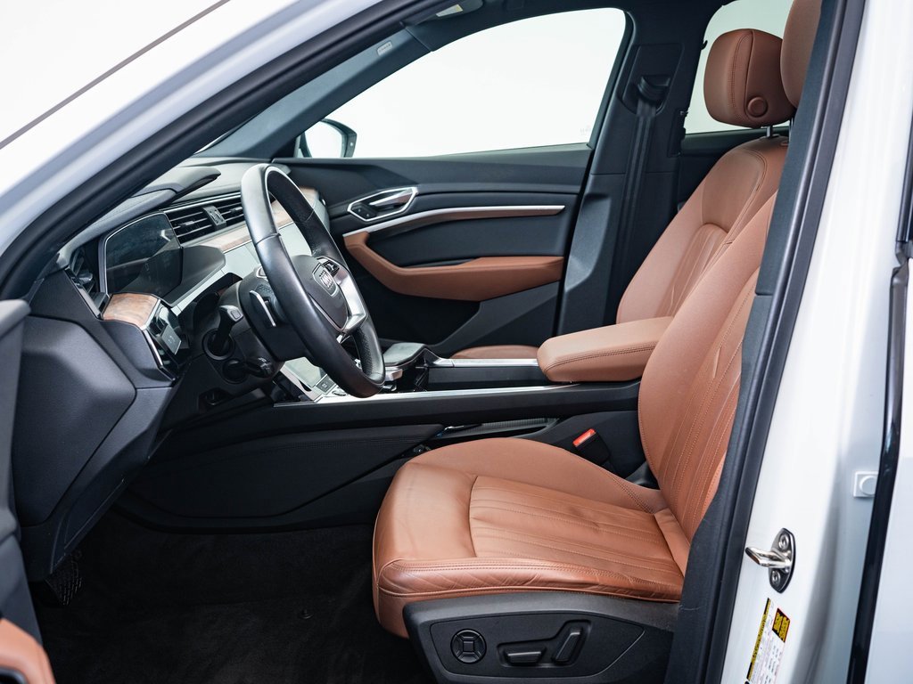 2022 Audi e-tron Premium photo 4