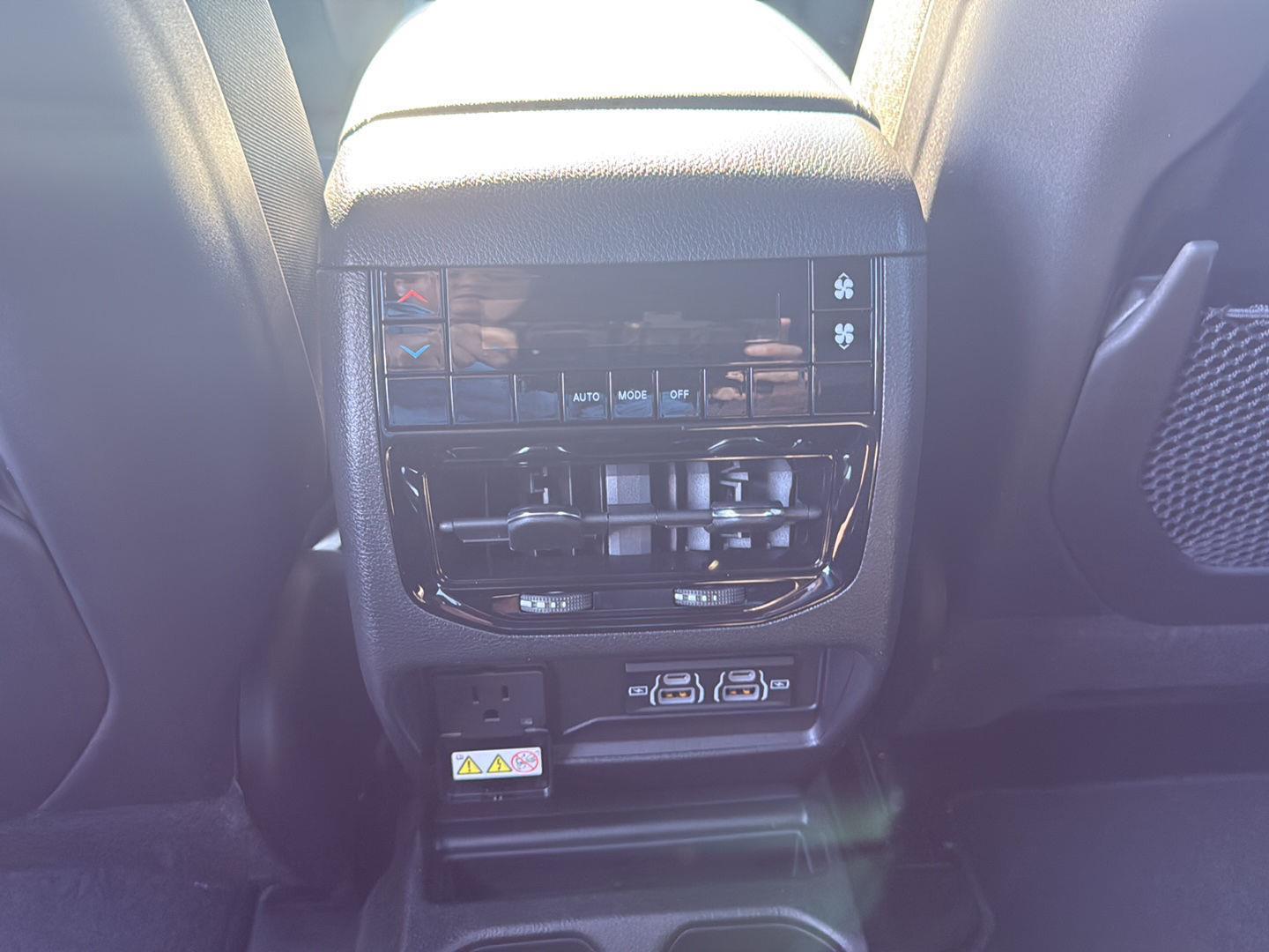2025 Jeep Grand Cherokee Altitude X photo 17