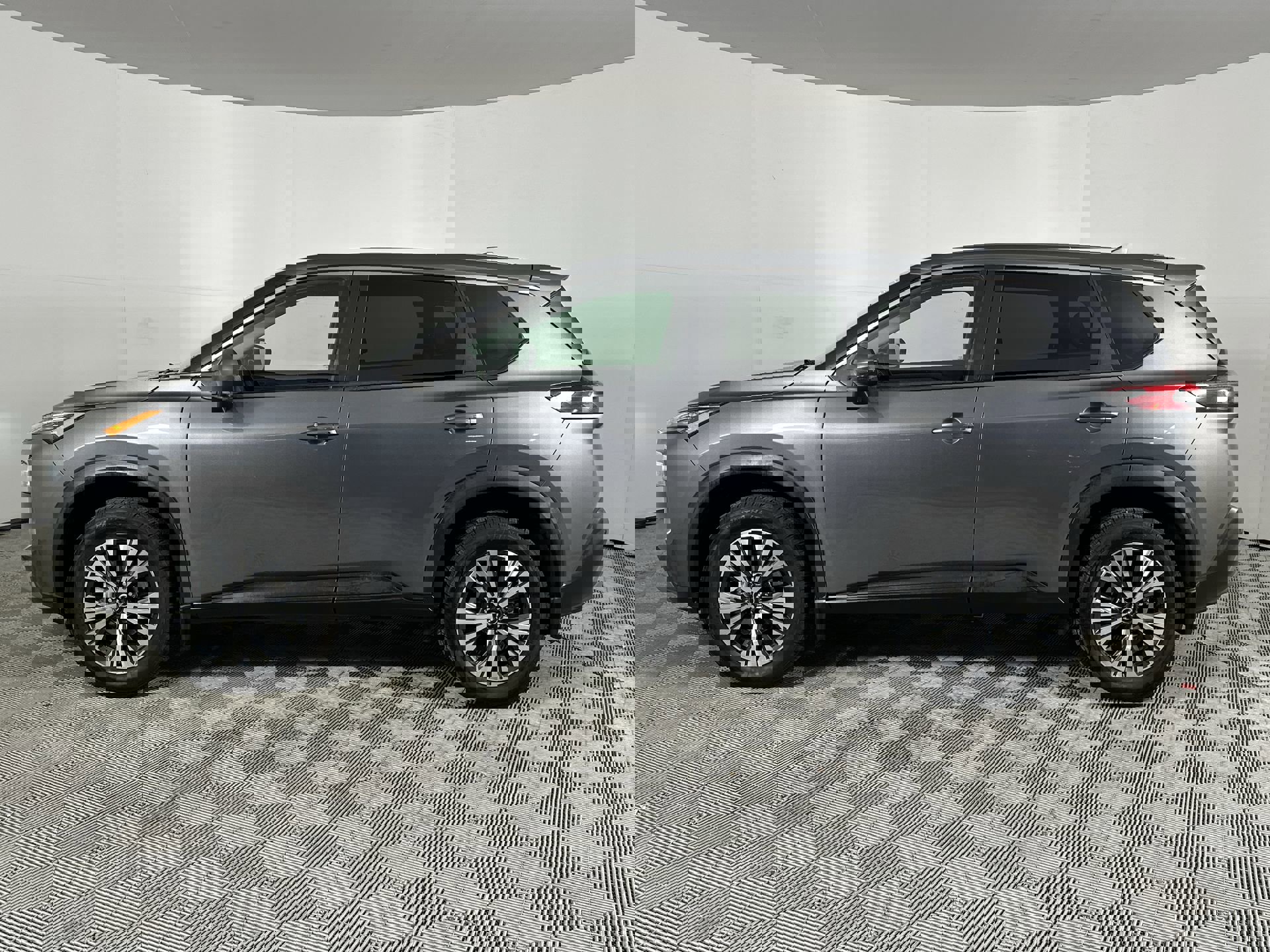 2022 Nissan Rogue SV photo 3