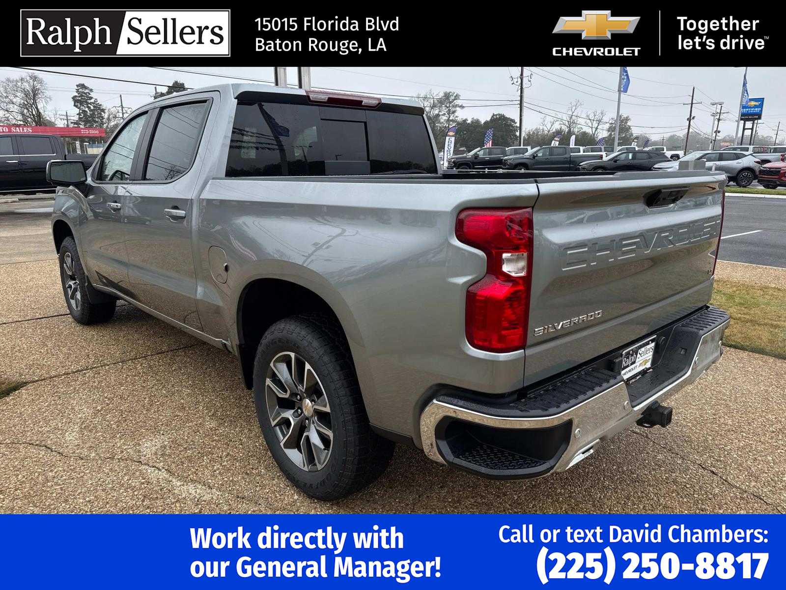 2025 Chevrolet Silverado 1500 LT photo 4