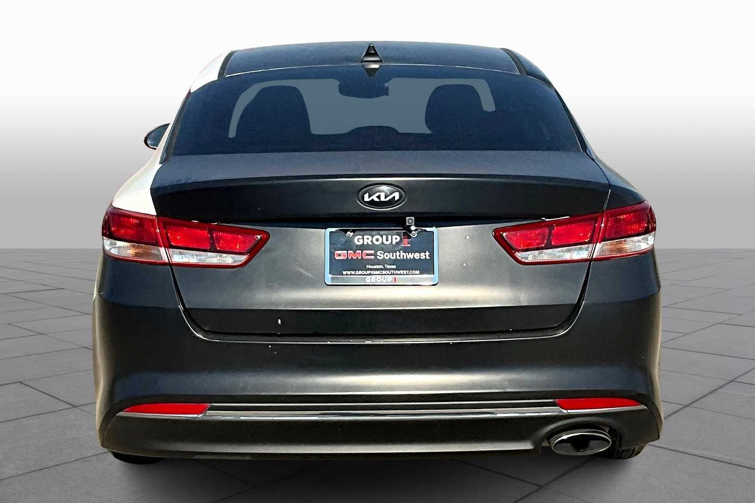 2017 Kia Optima Hybrid Base photo 3