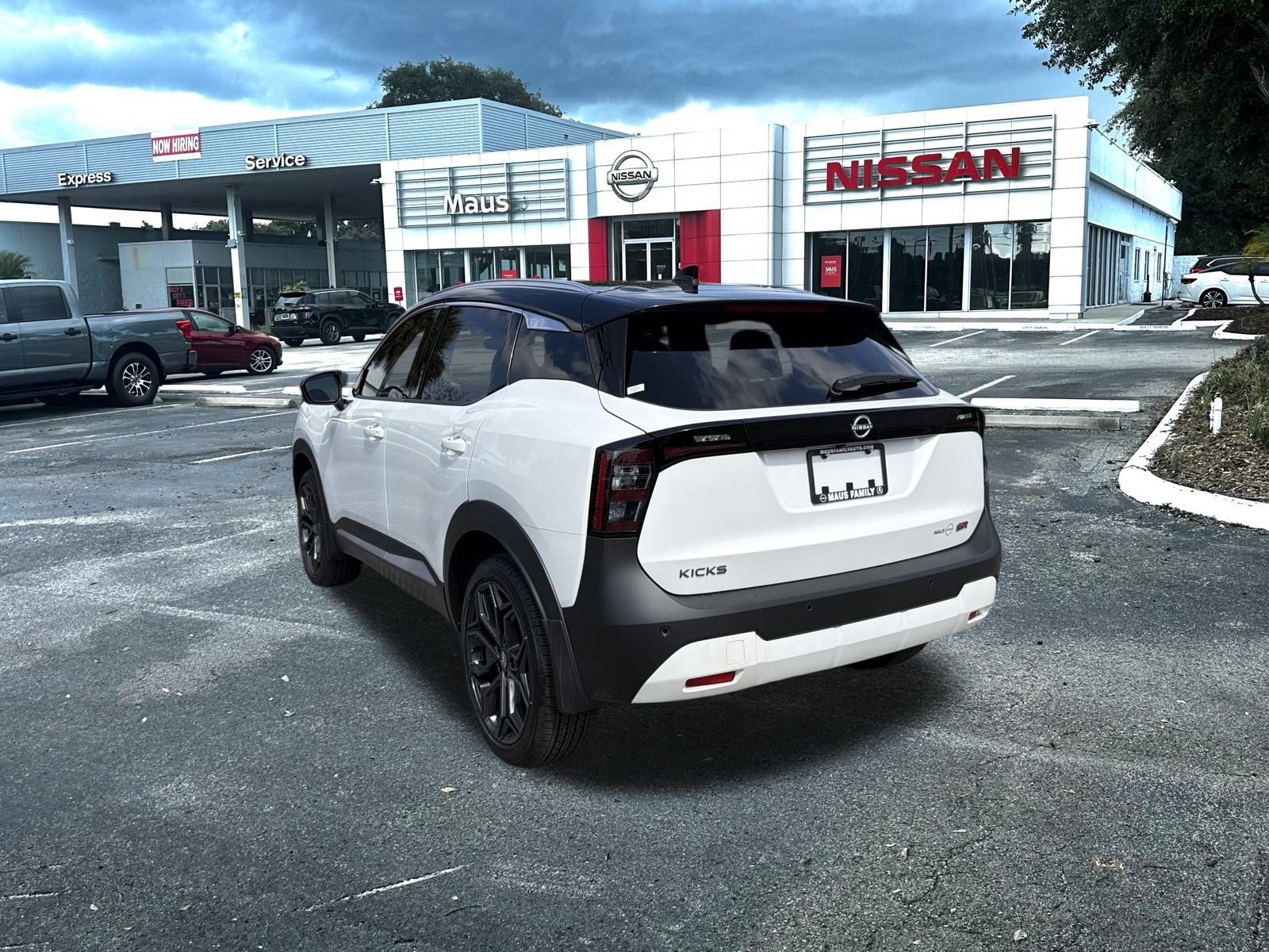 2025 Nissan Kicks SR photo 4