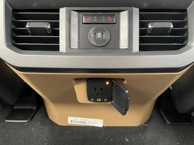 2025 Ford F-350 Lariat photo 13