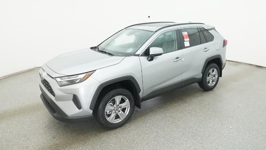 2025 Toyota RAV4 XLE's photo