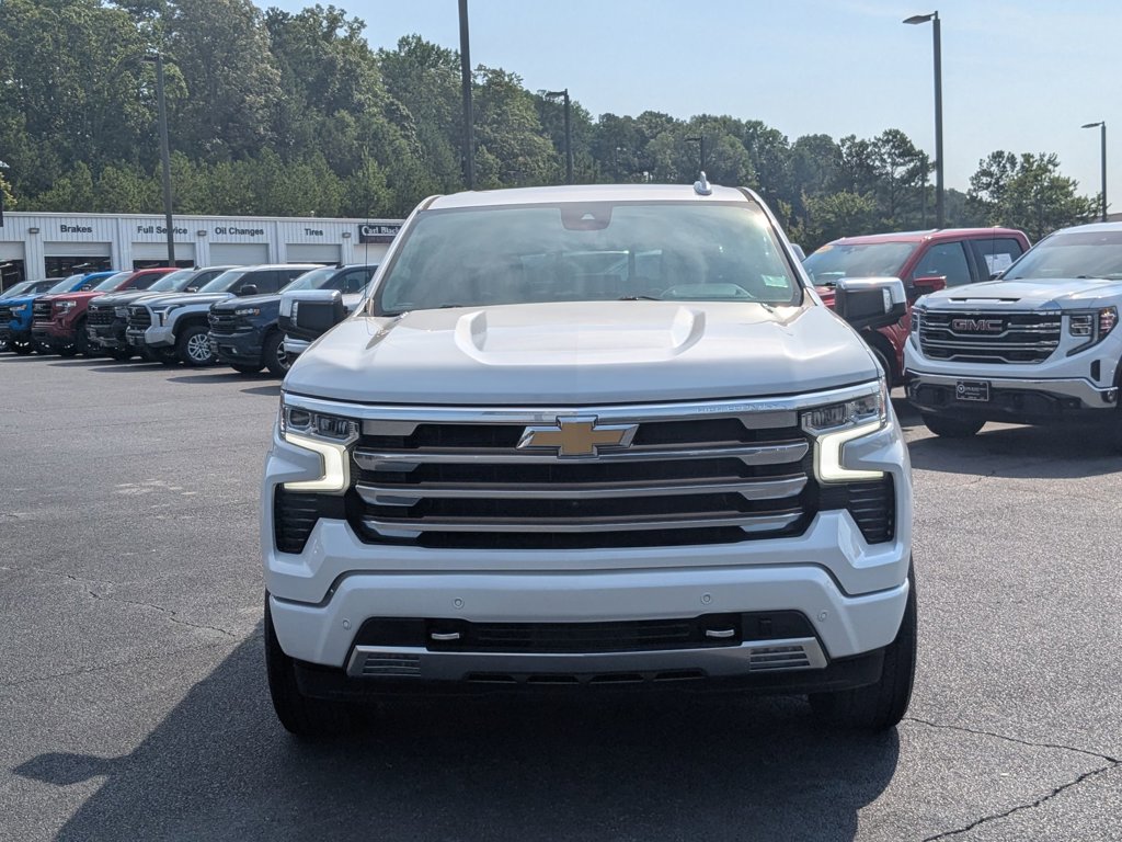 2022 Chevrolet Silverado 1500 High Country photo 2