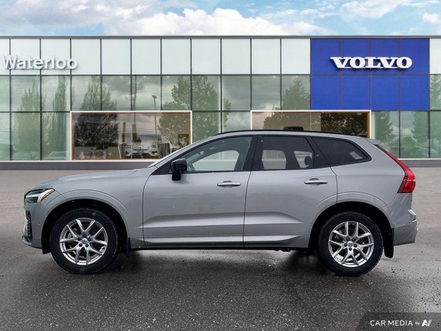 2024 Volvo XC60 B5 Ultimate Dark Theme