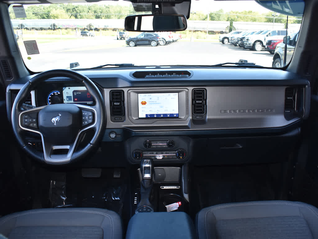 2022 Ford Bronco Outer Banks photo 4