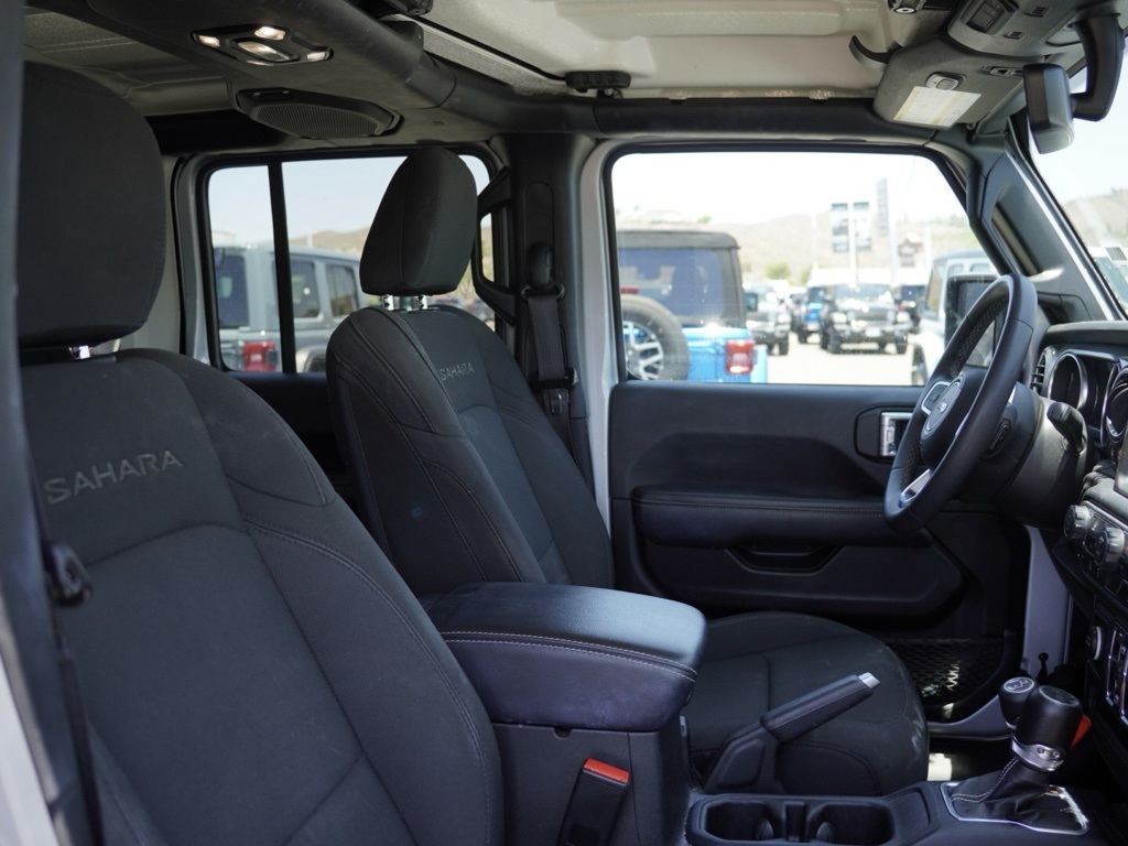 2023 Jeep Wrangler Sahara photo 25