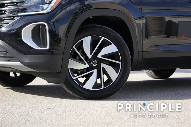 2025 Volkswagen Atlas SE Technology photo 2