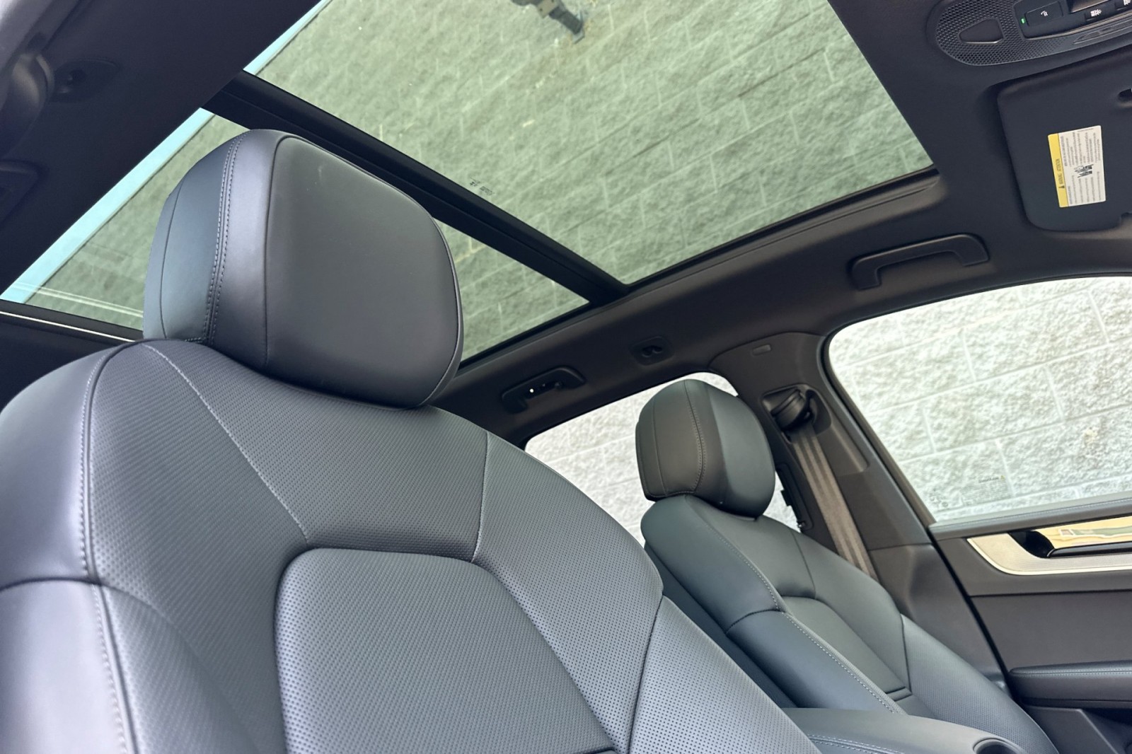 2026 Porsche Cayenne S photo 17
