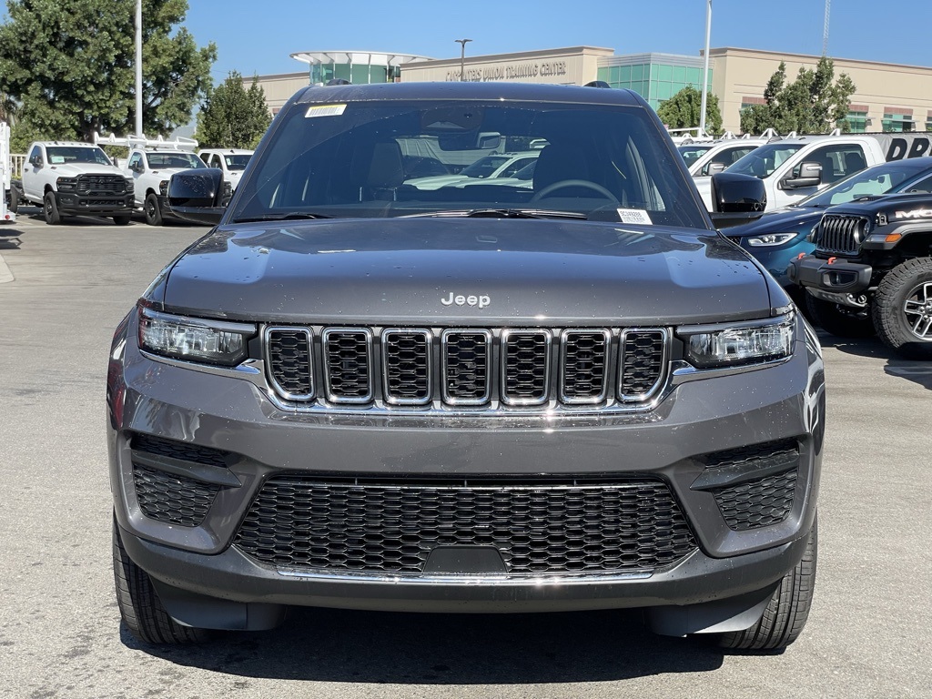 2025 Jeep Grand Cherokee Laredo X photo 9