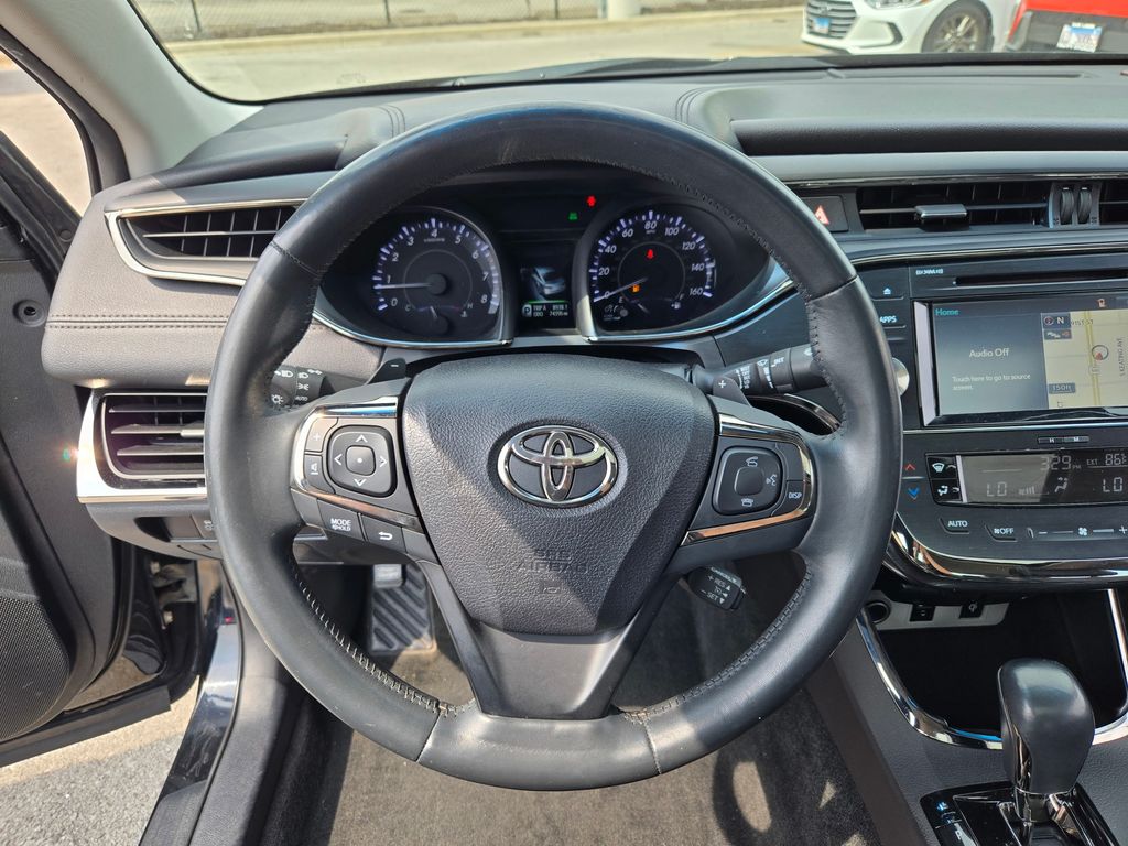 2016 Toyota Avalon Touring photo 31