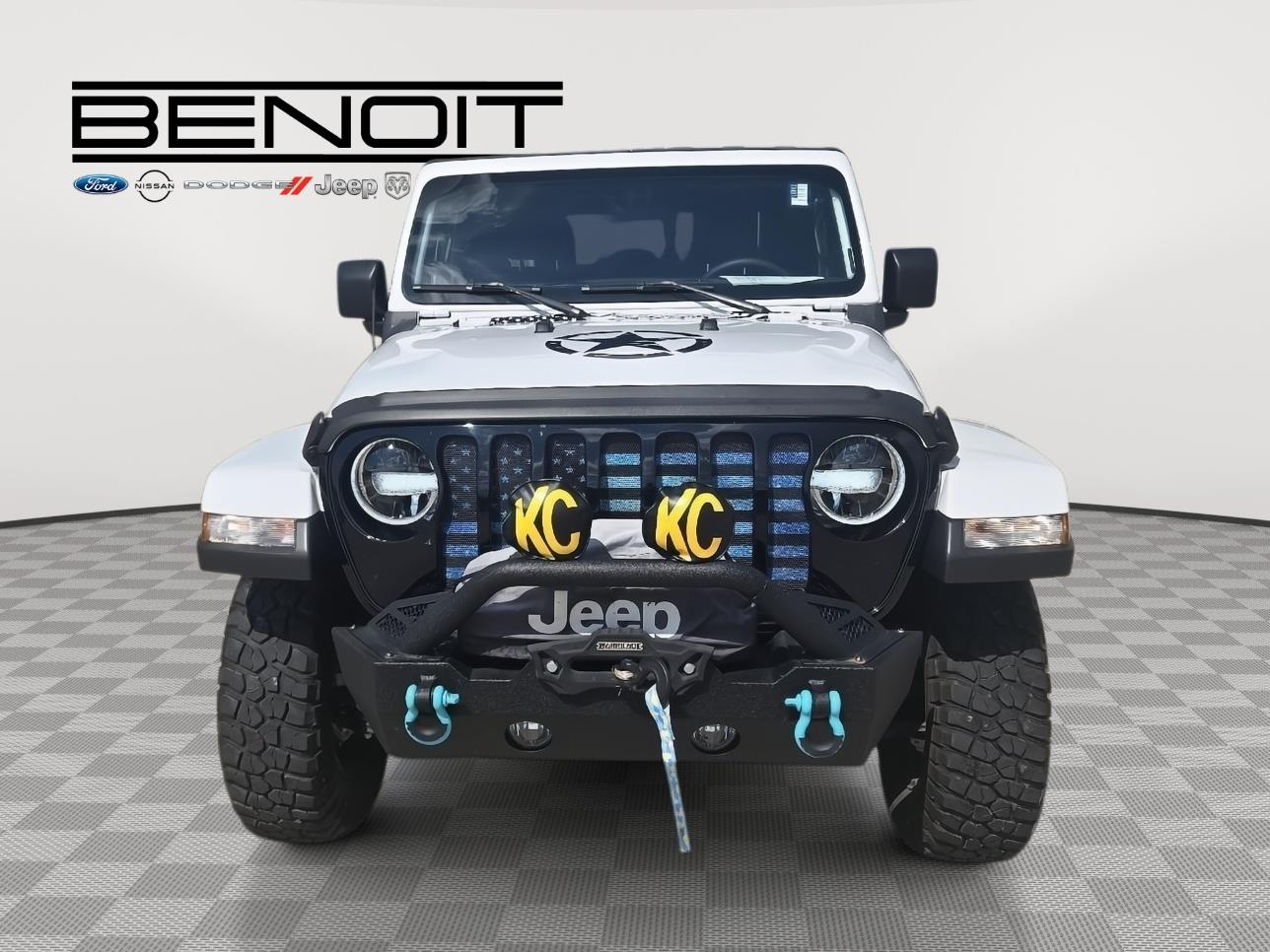 2023 Jeep Gladiator Willys photo 2