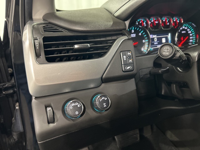 2018 Chevrolet Suburban LT photo 14