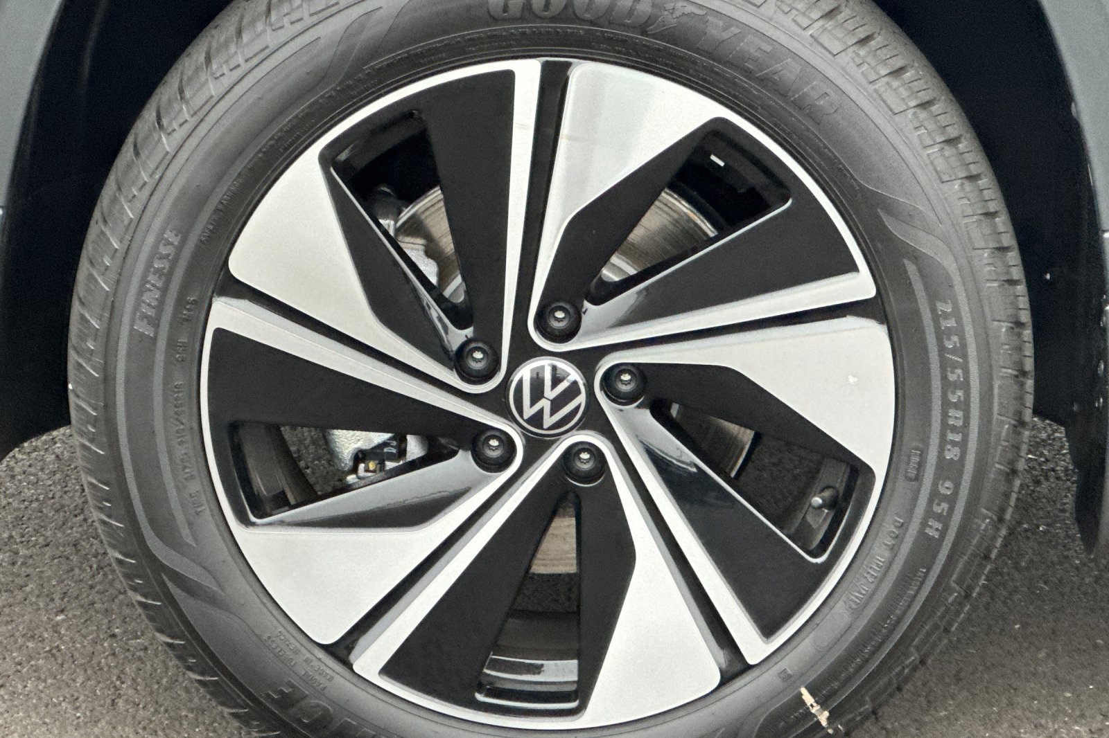 2025 Volkswagen Taos SE photo 23