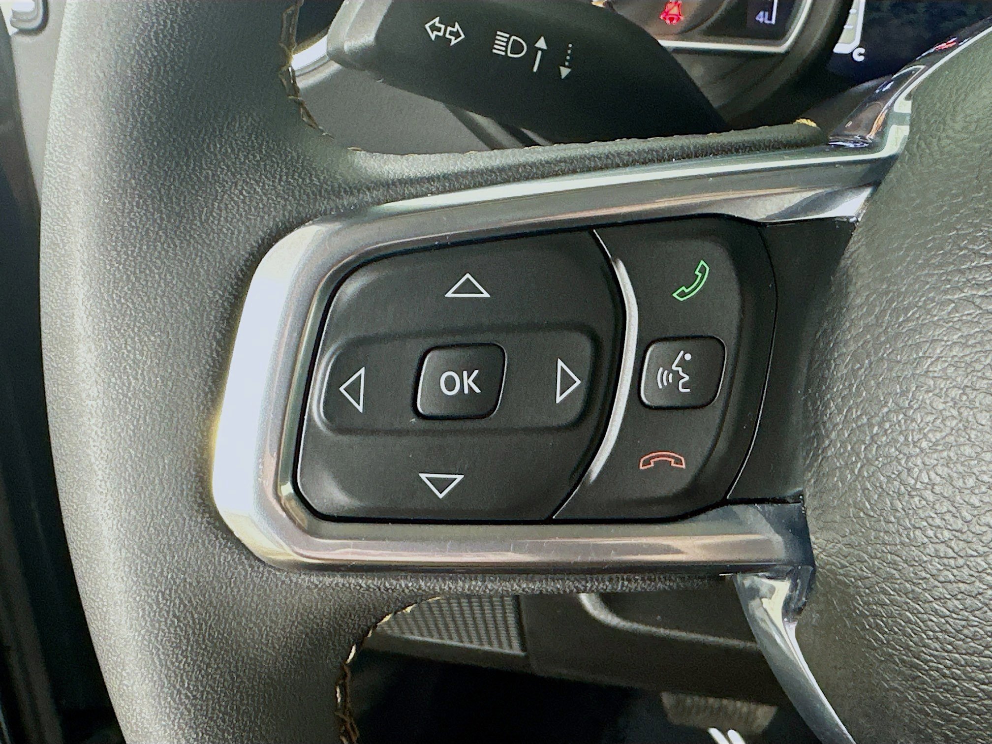 2024 Jeep Wrangler Sahara photo 17