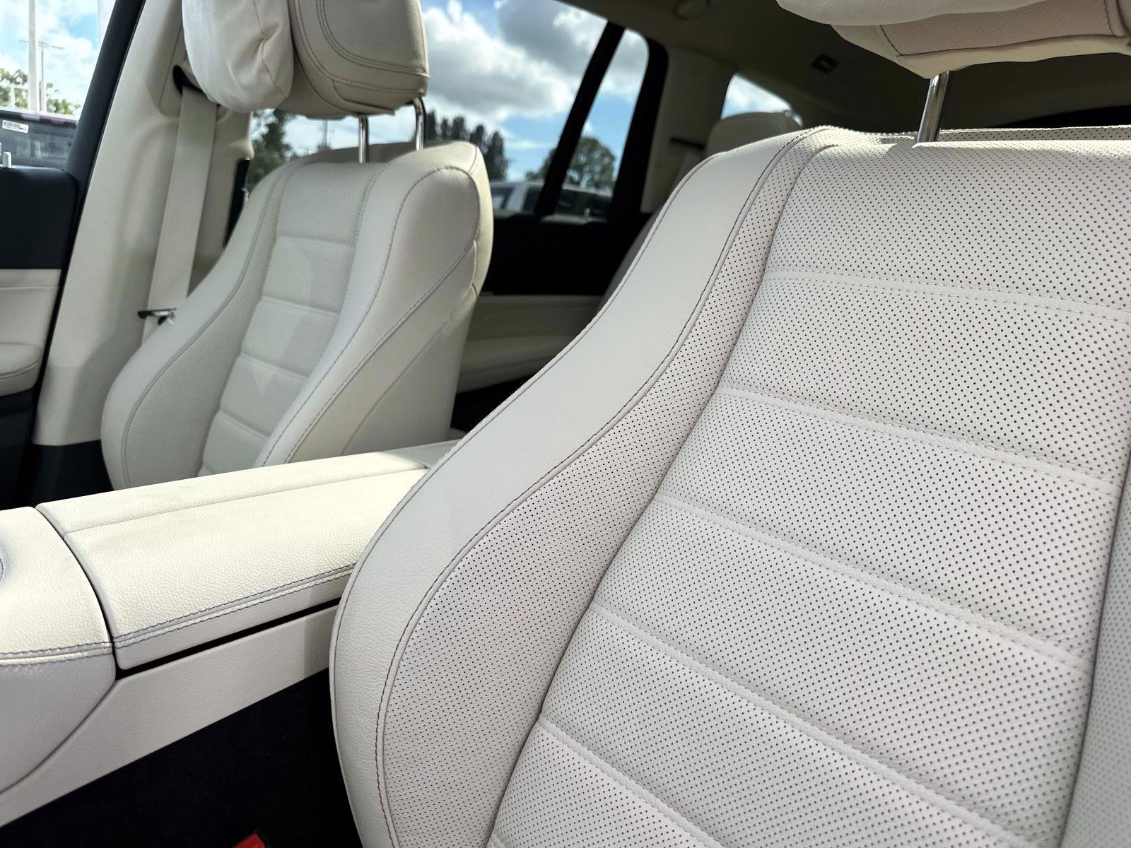 2026 Mercedes Benz GLS 450 4MATIC photo 23