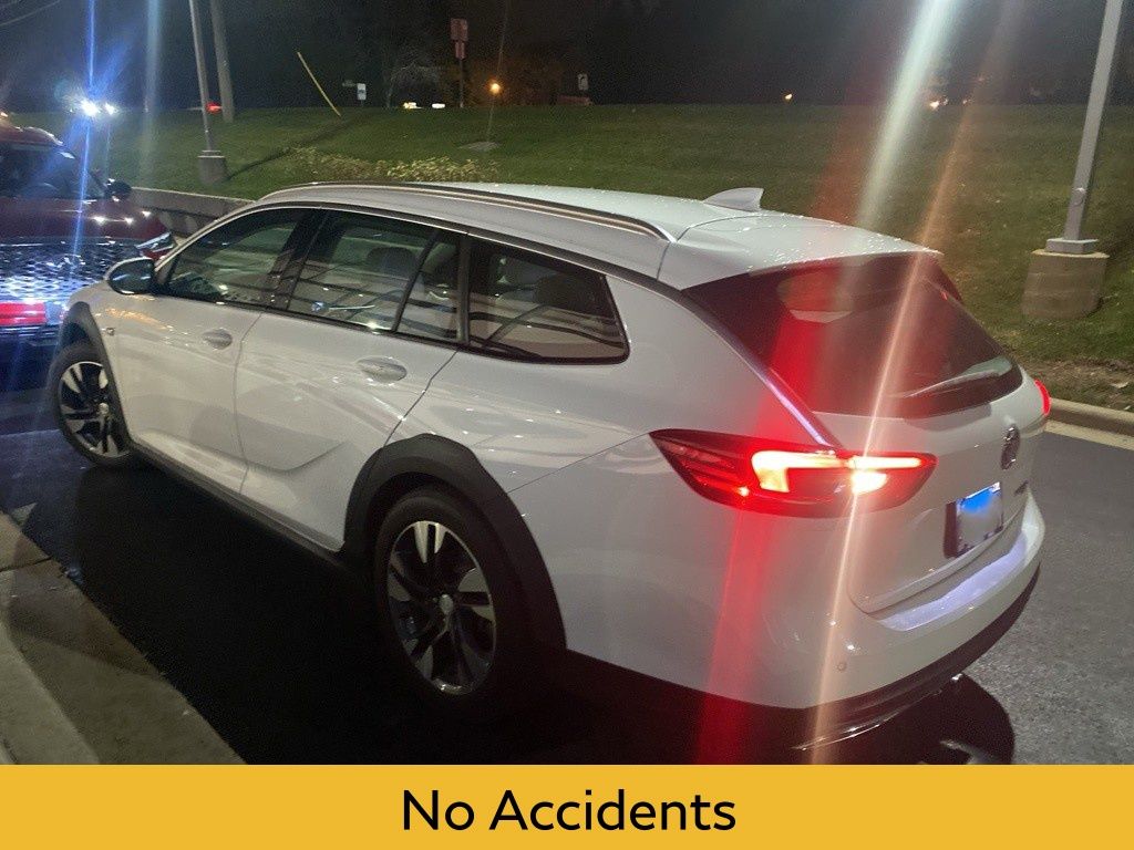 2019 Buick Regal TourX Essence photo 3